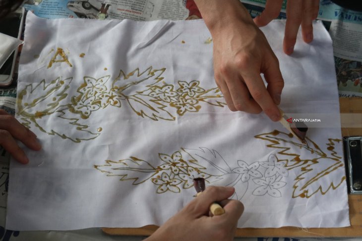 Mahasiswa Jepang Belajar Batik