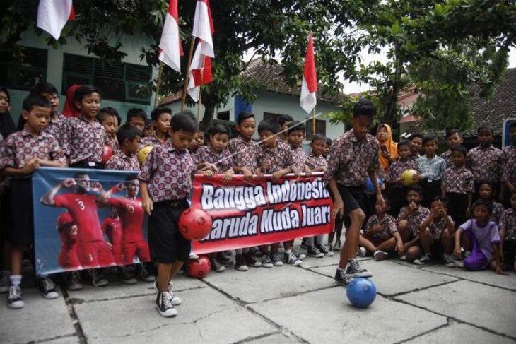 Merayakan kemenangan Timnas Indonesia