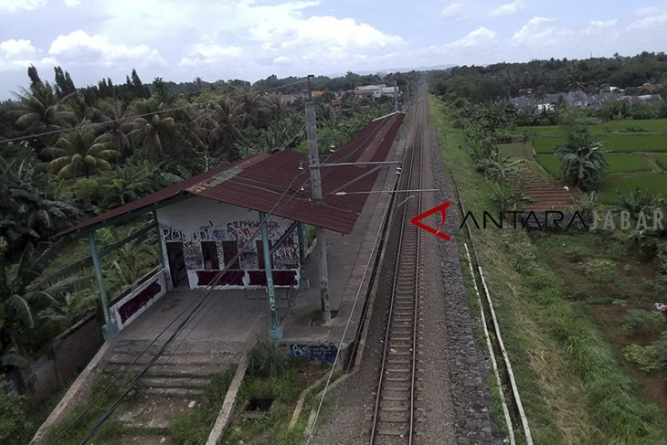 Stasiun pondok Rajeg terbengkalai