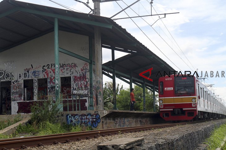 Stasiun pondok Rajeg terbengkalai