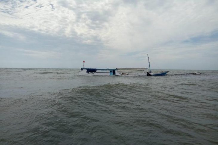 Kapal Tenggelam Di Muara Sangatta