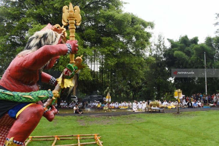 Upacara Mecaru Jelang Nyepi