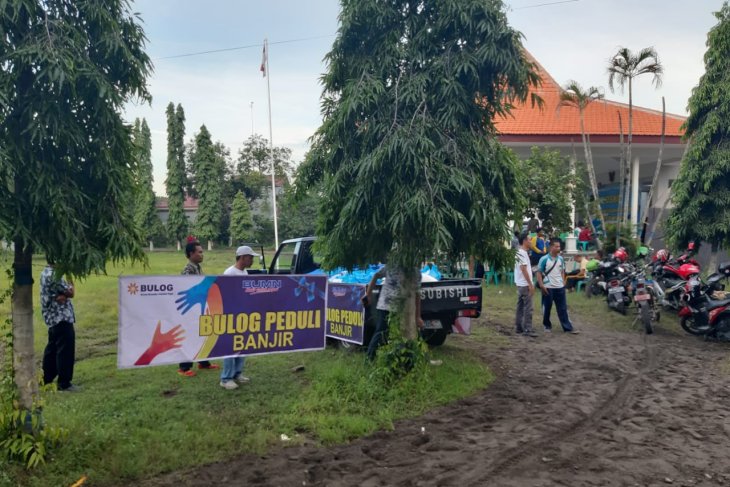 Bulog Siap Salurkan Beras CBP untuk 15 Wilayah Terdampak Banjir di Jatim