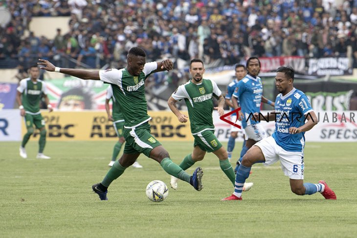 Persebaya Surabaya menang 