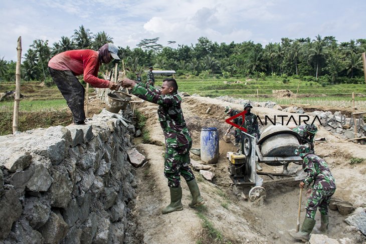 Tentara Manunggal Membangun Desa di Kabupaten Sukabumi