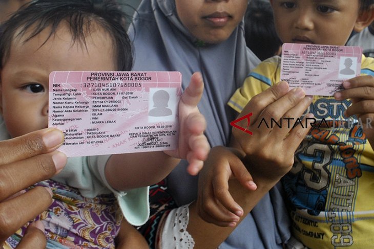 Perekaman KTP-el dan Kartu Identitas Anak