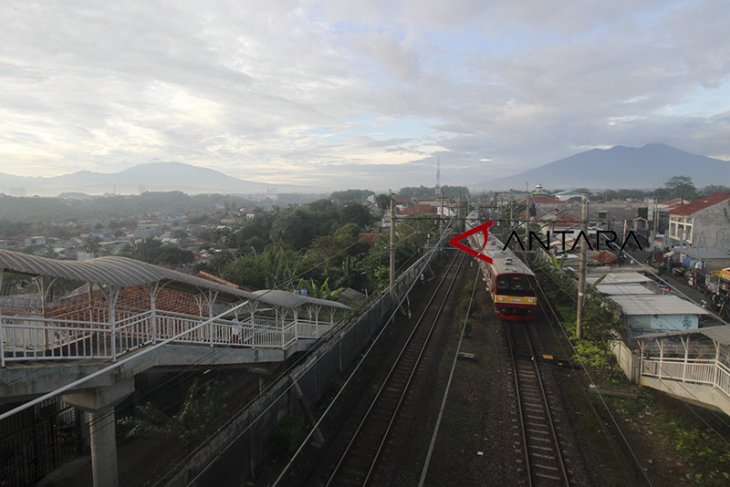 KRL Jakarta - Bogor kembali beroperasi 
