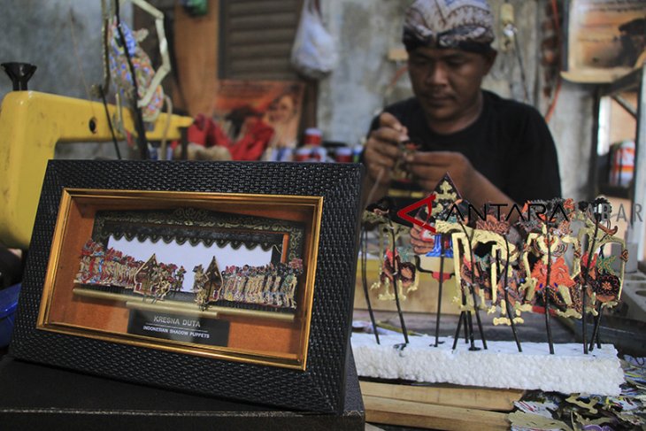 Kerajinan miniatur wayang kulit 