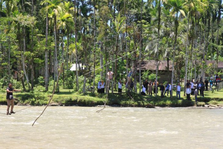 Upaya Pembangunan Jembatan Gantung