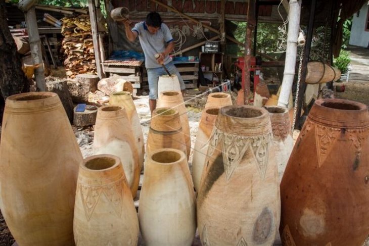 Kerajinan gendang gamelan