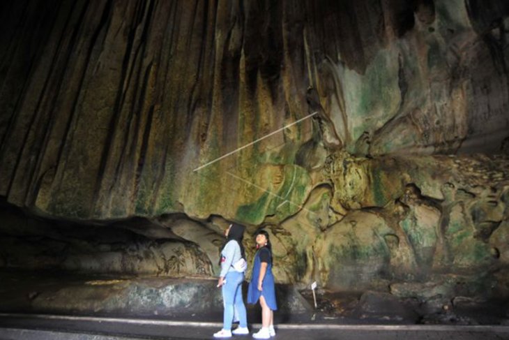 Wisata Gua Batu Kapal