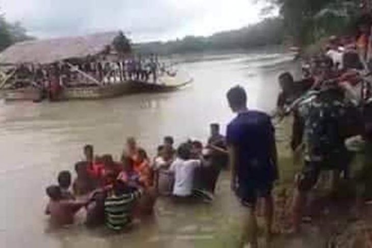 Warga sejumlah desa di Kecamatan Wampu butuh jembatan