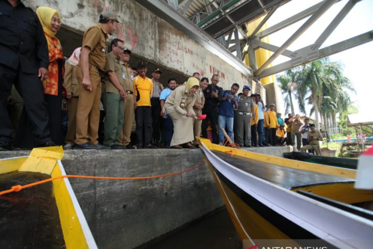 Batola govt supports Bakut Island tourism with four klotoks