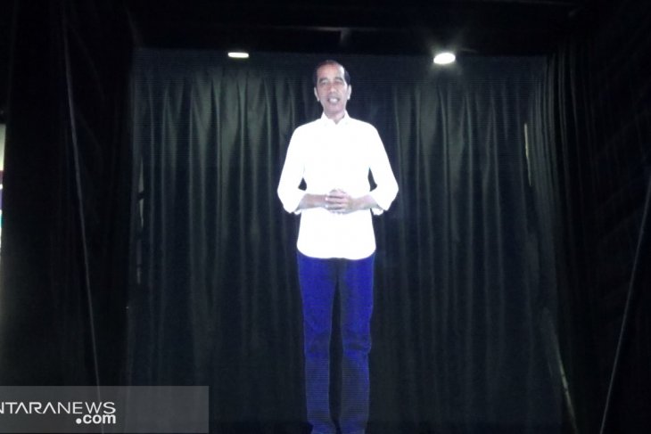 Presiden sampaikan capaikan kinerja melalui teknologi hologram