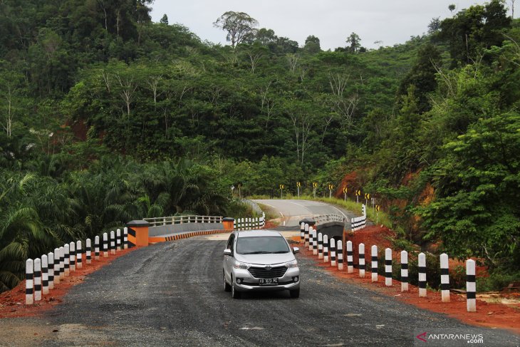 Jalan Paralel Perbatasan di Kalimantan Barat