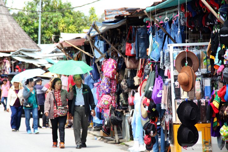 PEDAGANG INDONESIA DI PASAR SERIKIN MALAYSIA