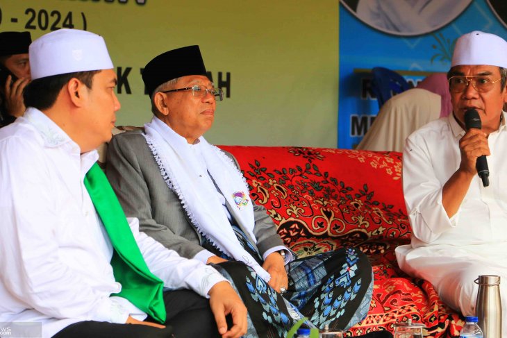 Ribuan santri Ponpes Praya sambut cawapres Ma'ruf Amin