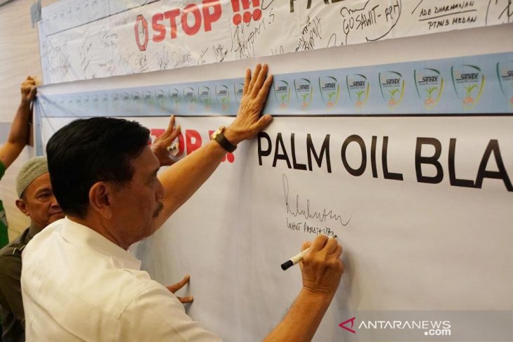 Indonesia Working Hard To Deal With Eu S Ban On Palm Oil Minister Antara News