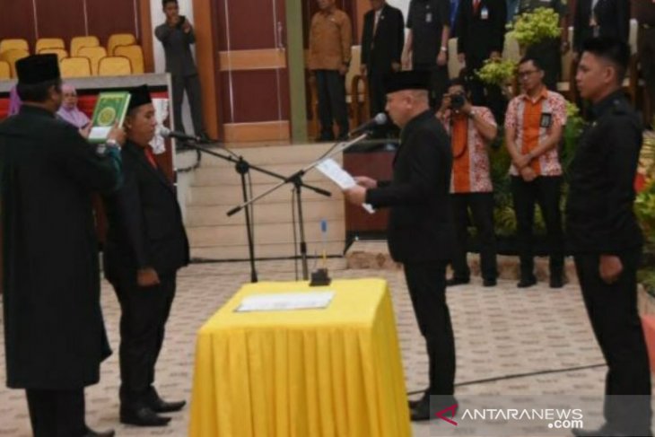 Erwin Asmadi resmi dilantik sebagai anggota DPRD Babel PAW
