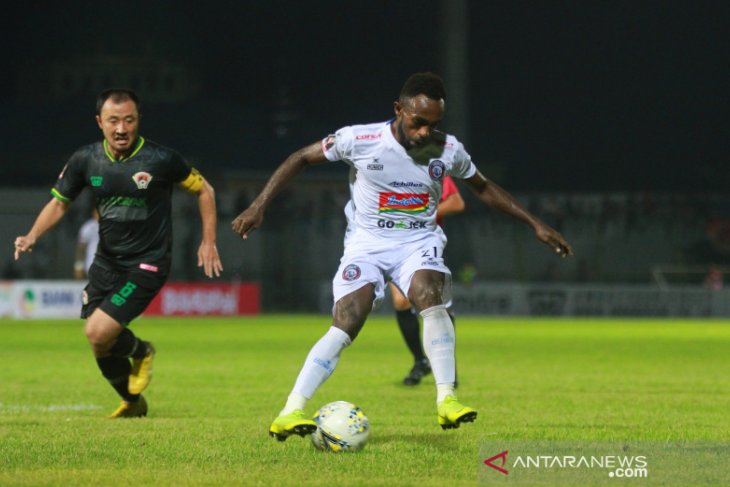 Arema Kalahkan Kalteng Putra