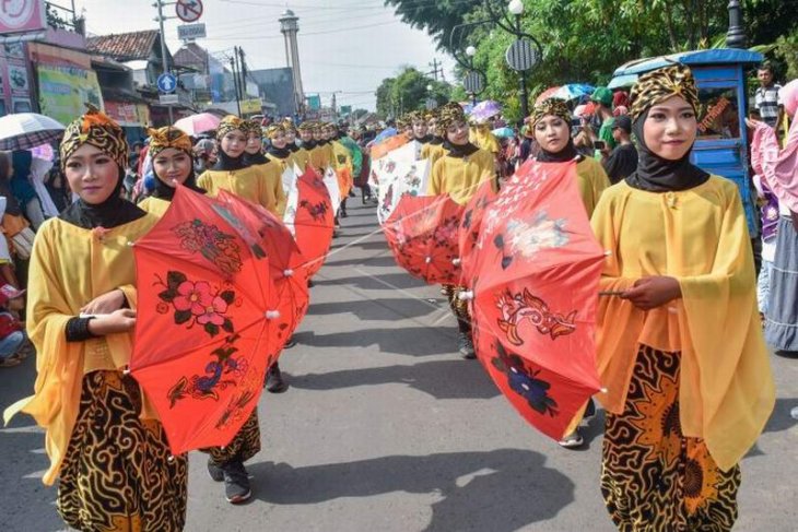 Kirab budaya HUT Kabupaten Batang