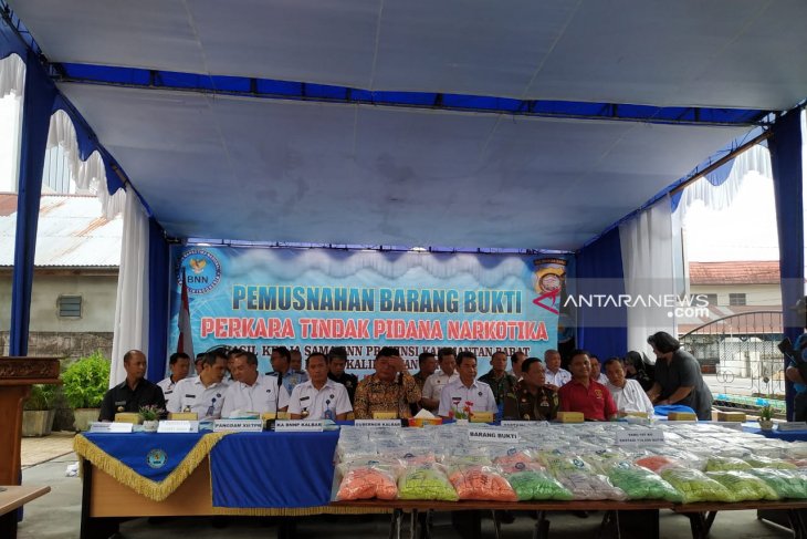 Petani diberikan batas waktu lima tahun mengganti Kratom