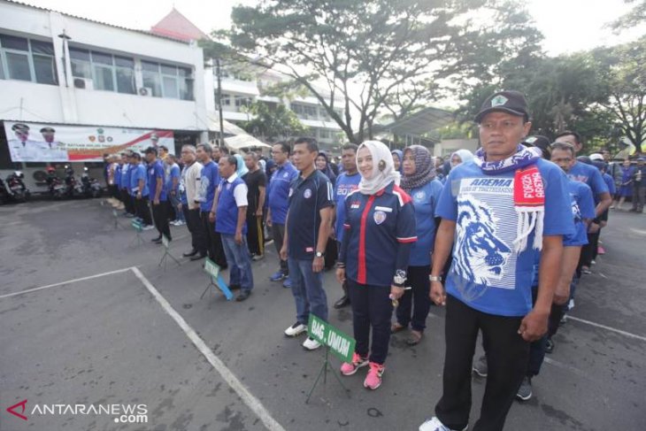 Sambut final Piala Presiden 2019, PNS gunakan atribut Arema