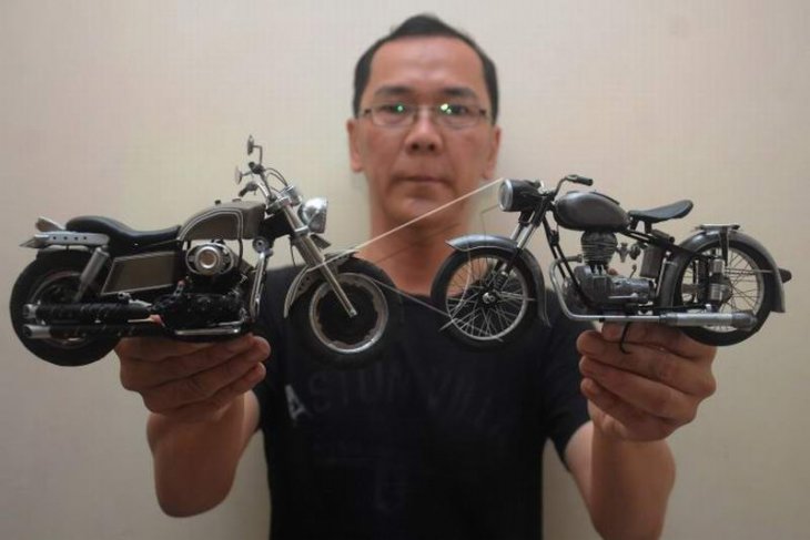Produksi miniatur sepeda motor