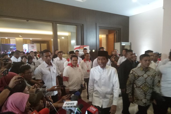 Jokowi: Masyarakat jangan takut datangi TPS