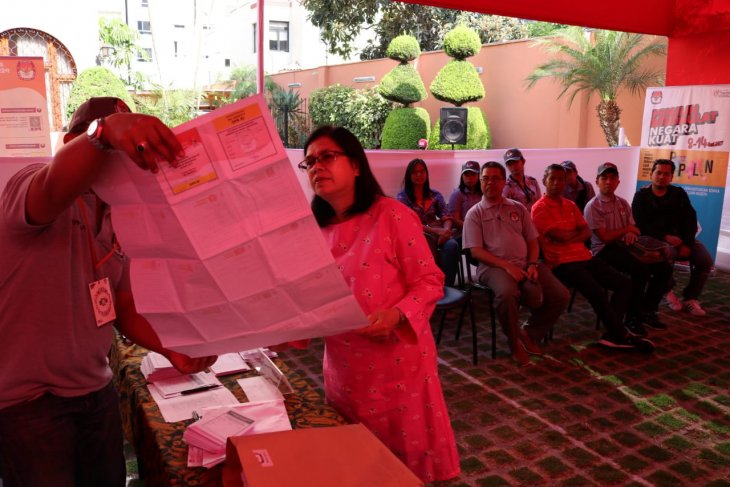 House Speaker urges KPU to evaluate the 2019 election abroad