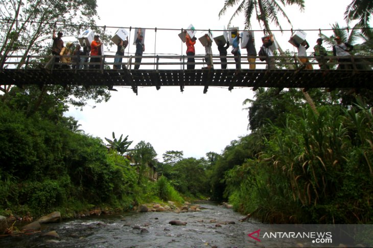 Puncak Distribusi Logistik Pemilu 2019 Di Desa Terpencil 