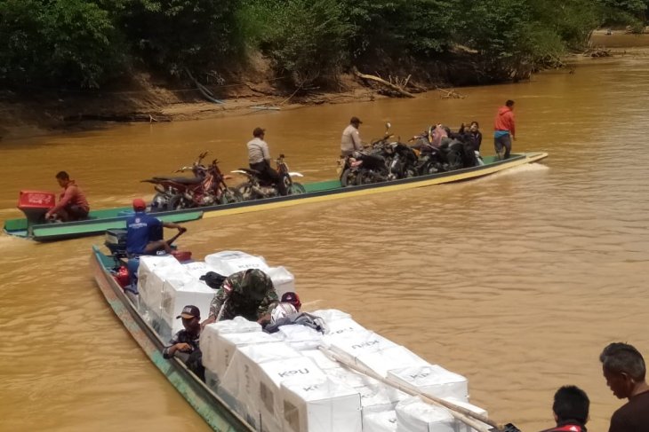 Distribusi logistik KPU Bengkayang