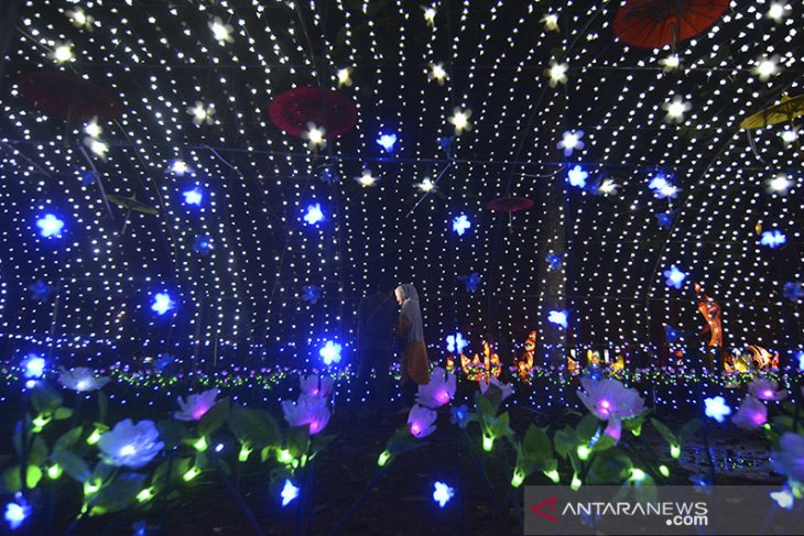 Wisata pesona taman lampion 