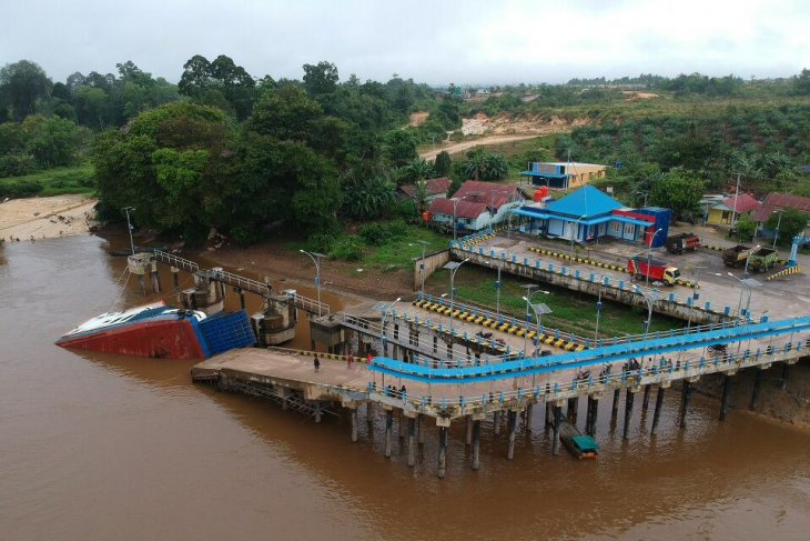 KMP Seluang tenggelam di Dermaga Sunyat