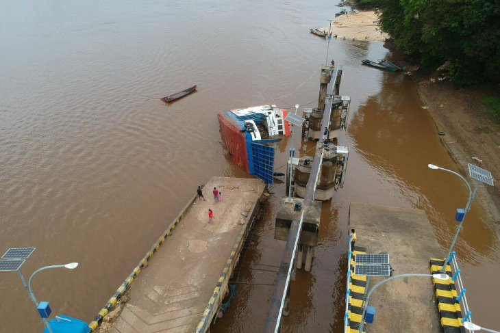 KMP Seluang tenggelam di Dermaga Sunyat