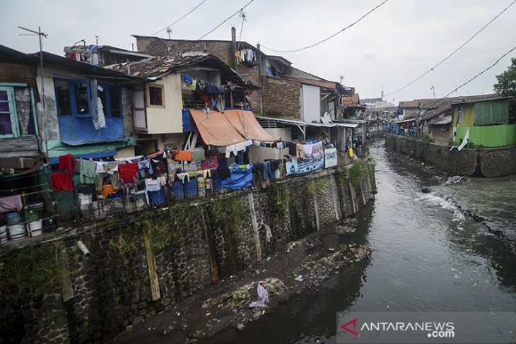 Larangan pendirian bangunan pinggir sungai 