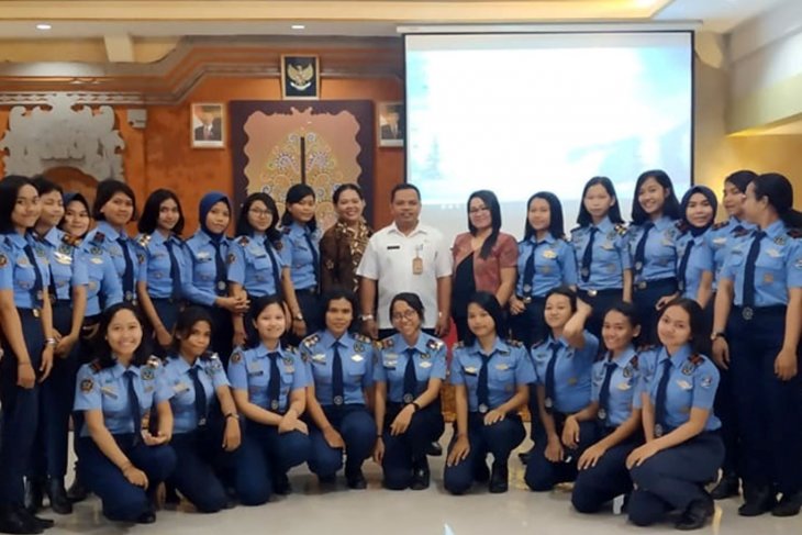 SMK Penerbangan Cakra Nusantara kunjungi Humas dan Protokol Denpasar
