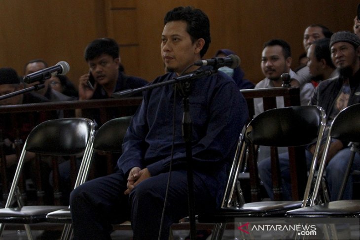 Sidang perdana bupati nonaktif Cianjur Irvan Rivano Muchtar