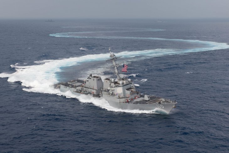 Kapal perang Angkatan Laut AS melintasi Selat Taiwan