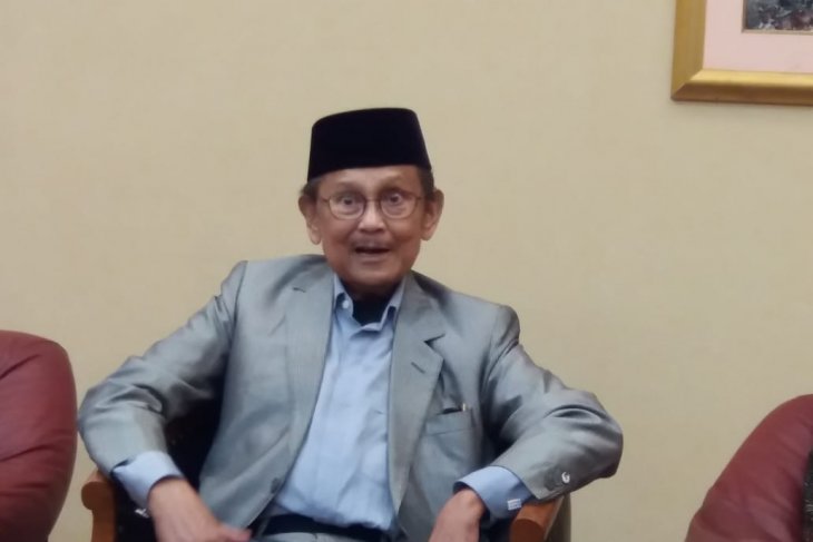 Beredarnya isu Habibie meninggal dipastikan hoaks