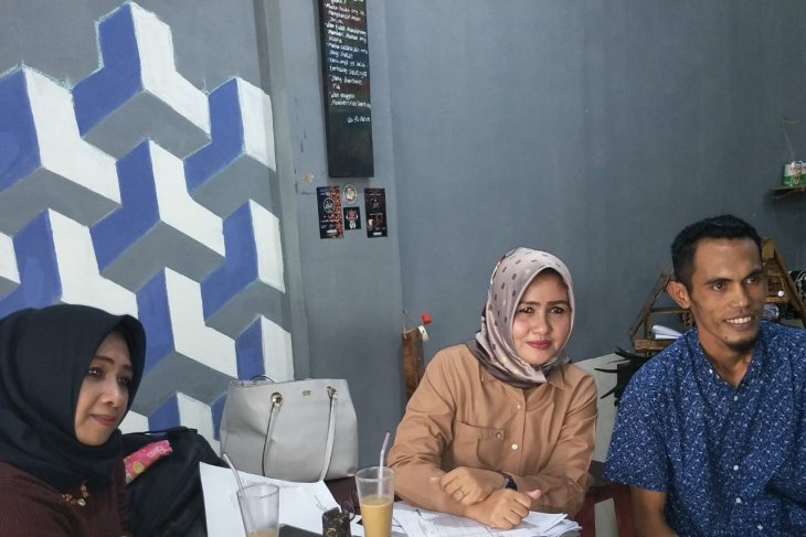 Soal foto rekayasa terlalu cantik, Evi Apita Maya akan beri jawaban