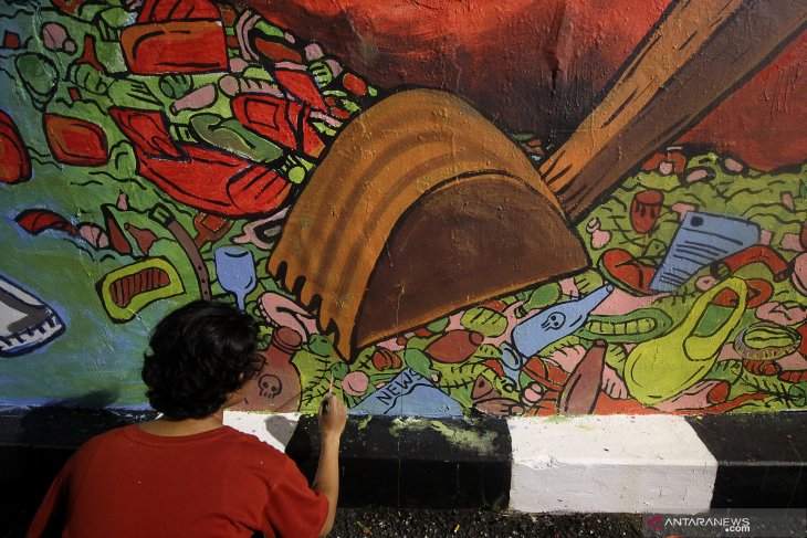 Mural perang melawan sampah