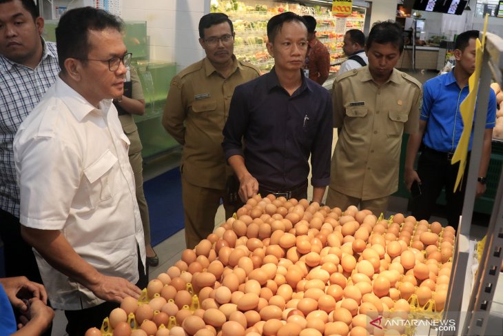 PANTAU HARGA BARANG SEMBAKO DI PONTIANAK