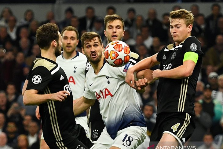 Prediksi Ajax vs Tottenham