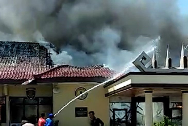Akibat kebakaran, 53 tahanan Polres Lampung Selatan dipindahkan ke Lapas Kalianda