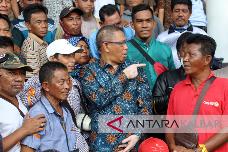 Nelayan Tradisional Protes Ganti Rugi Pelabuhan Kijing