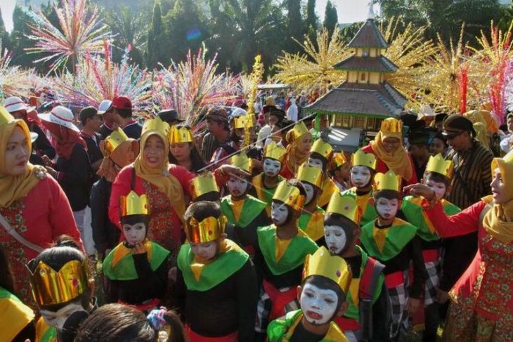 Karnaval budaya dugder