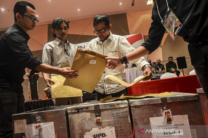 Pleno rekapitulasi perolehan suara tingkat kota Tasikmalaya 