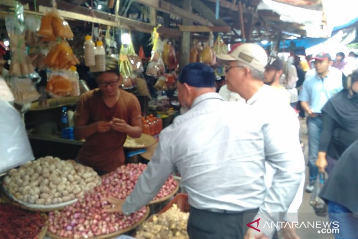 Tim Satgas Pangan Singkawang pantau harga di pasar tradisional