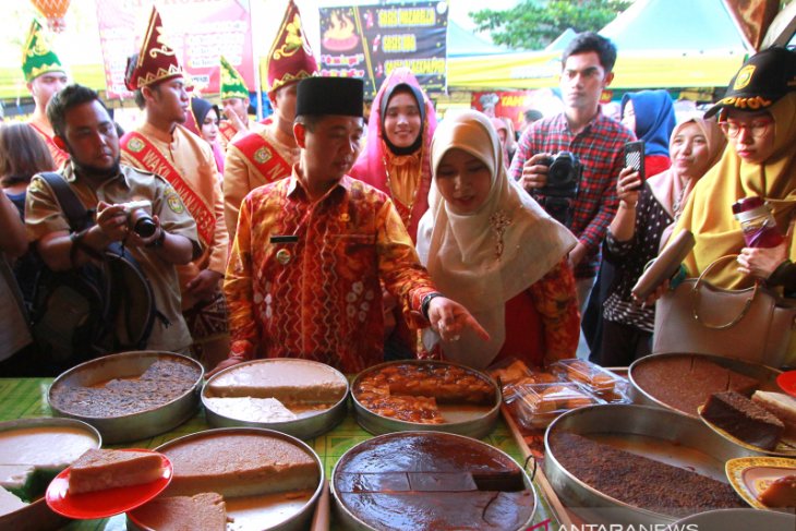 Walikota Banjarmasin Tinjau Pasar Ramadhan